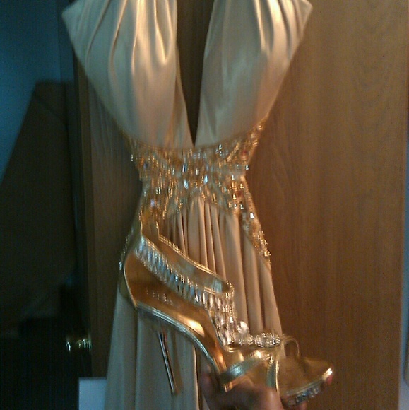 Gold prom/formal dress - Picture 4 of 4