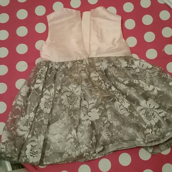 Von maur Infant dress 3 months - Picture 2 of 2