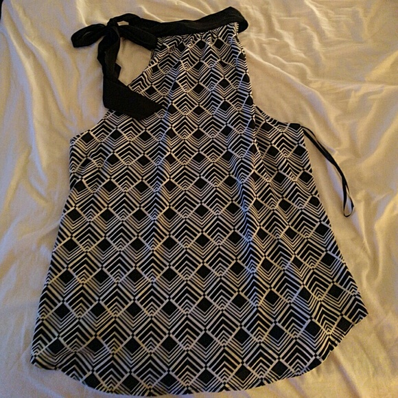 New York & Company sleeveless blouse