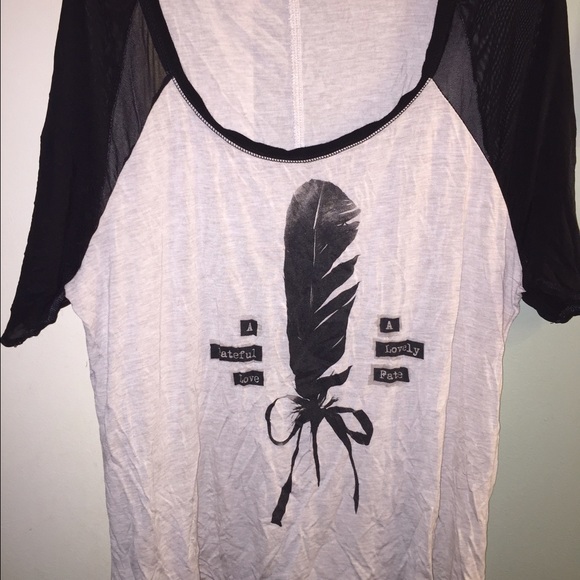Torrid feather 3/4 sleeve top