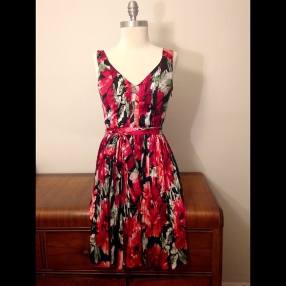 Gorgeous Black and Red Floral Dress