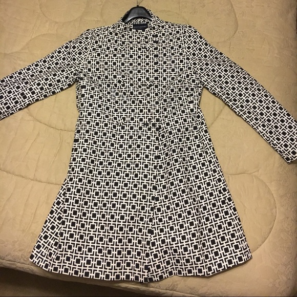 Banana republic black&white coat M. Like brand new