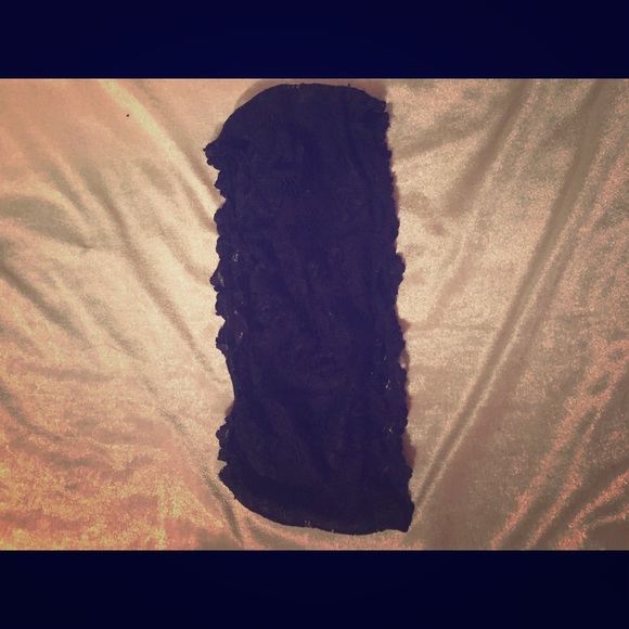 Black lace bandeau