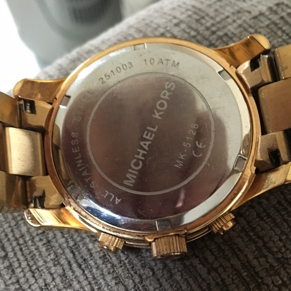 Michael Kors Runway Rosegold midsize watch. main image 4