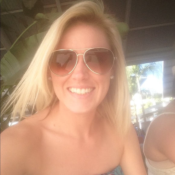 Meet your Posher, Courtney