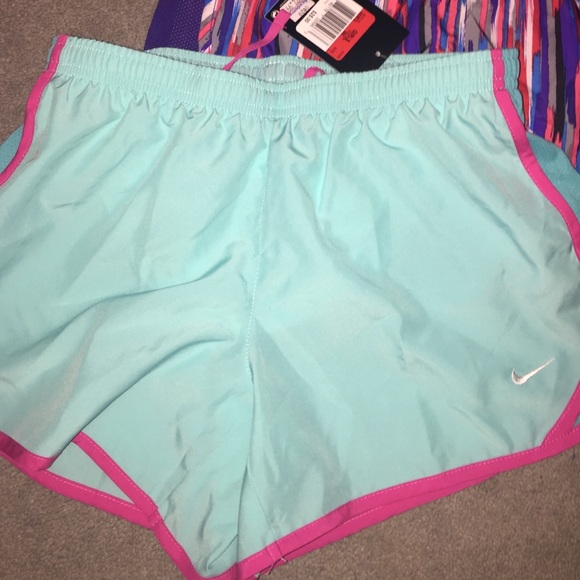 Nike shorts - Picture 2 of 3