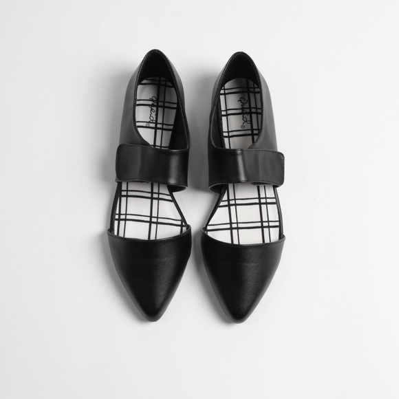 Black Pointy Toe Ballerina Ankle Strap Flats - Picture 2 of 4