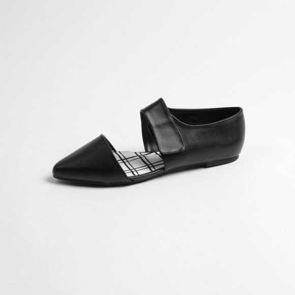 Black Pointy Toe Ballerina Ankle Strap Flats - Picture 4 of 4
