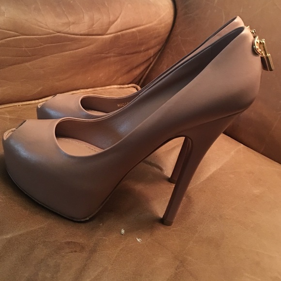 Louis Vuitton Heels - Picture 2 of 4