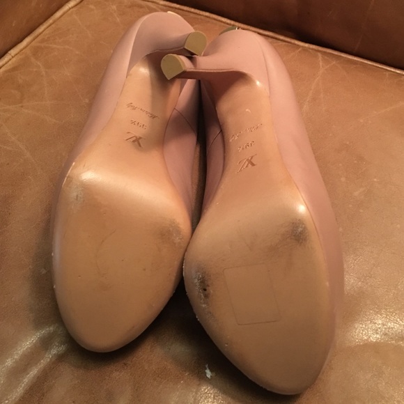 Louis Vuitton Heels - Picture 3 of 4
