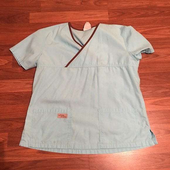 Urbane Crossover Scrub Top