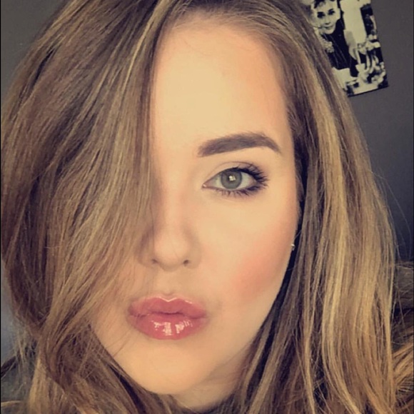 Meet your Posher, Lorena