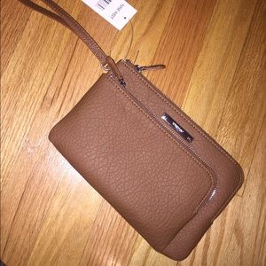 Nine West tan wristlet