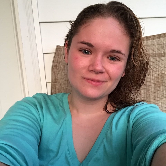 Meet your Posher, Hannah