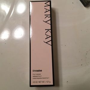 Mary Kay 3 in 1 cleanser