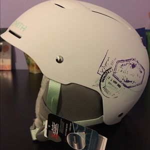 Brand new Smith woman ski helmet