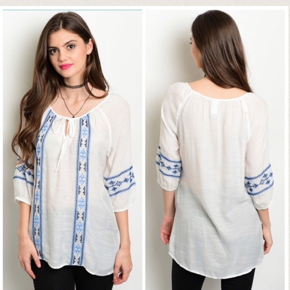 Beautiful white tunic with blue detail - Picture 4 of 4