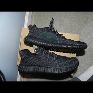 Pirate black yeezy boost 350 size 10