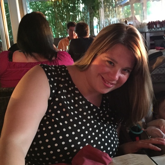 Meet your Posher, Kimberly - Picture 2 of 16