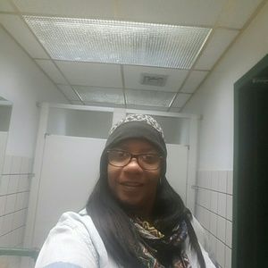 Meet your Posher, Lorraine