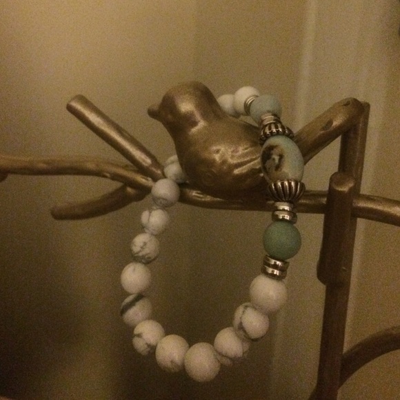 Amazonite and Howlite Goddess Bracelet - Picture 3 of 4