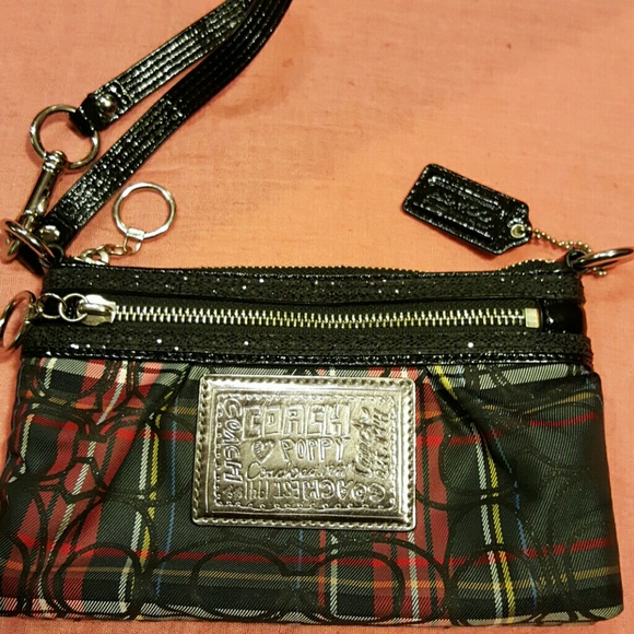 COACH POPPY WRISTLET - Picture 2 of 4