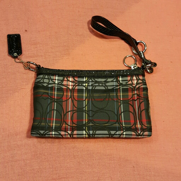 COACH POPPY WRISTLET - Picture 3 of 4