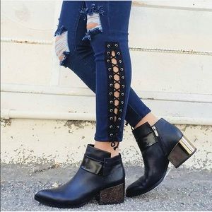 Super cute ripped Lf jeans with lace on the sides