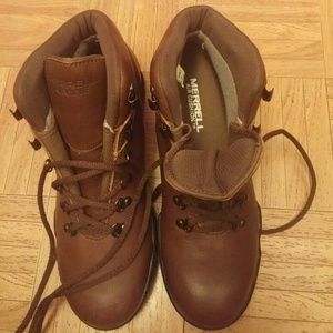 New MERRELL RAVINE Air Cushion Boots. Never worn.