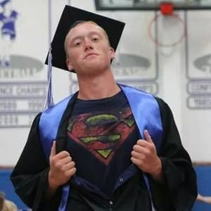 Meet your Posher, Levi