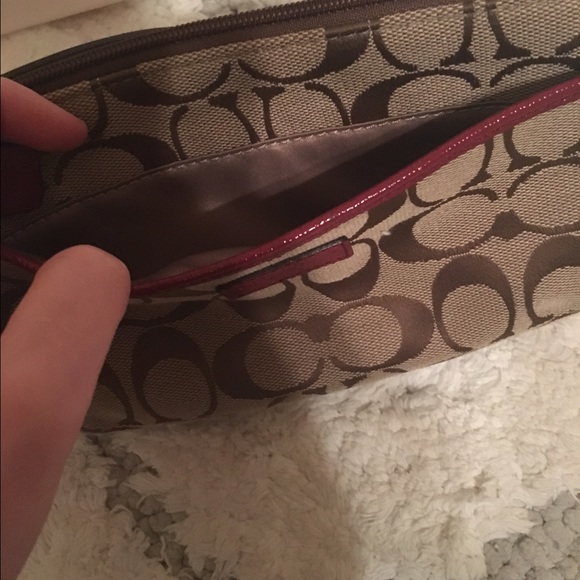 Coach wristlet ! - Picture 3 of 4