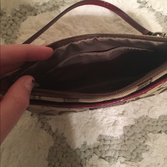 Coach wristlet ! - Picture 4 of 4