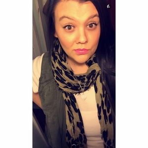 Meet your Posher, Danielle