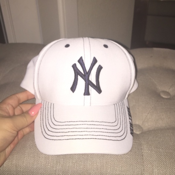 NY Yankees hat