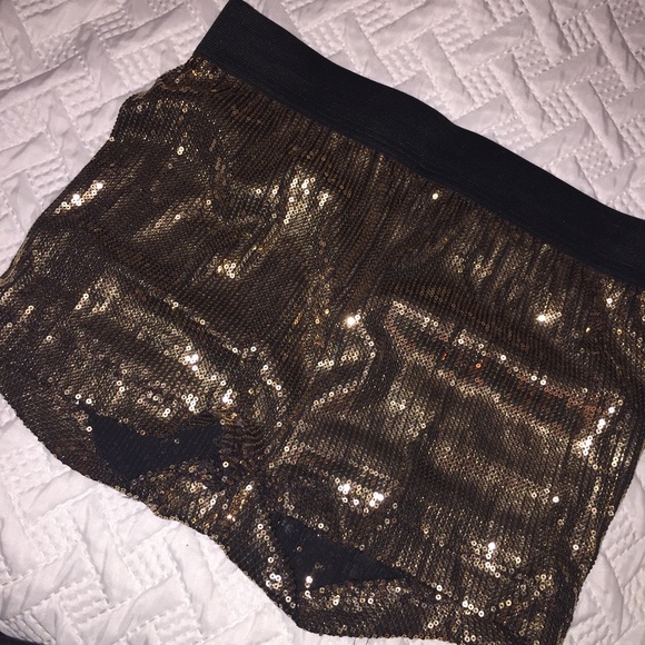 Sexy gold high wasted sequin short shorts