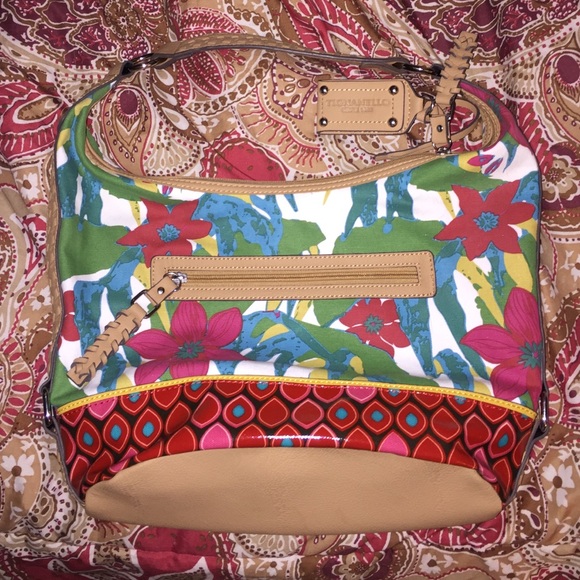 Gorgeous Tignanello Floral purse! 🌺🌻🌼🌸