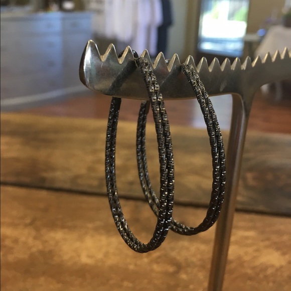 Charcoal Oval Hoops
