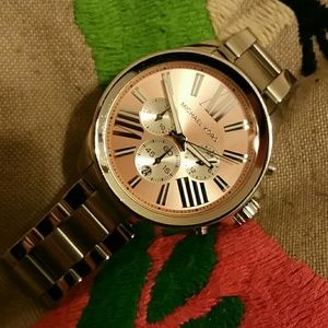 Michael Kors Chronograph watch (Authentic)