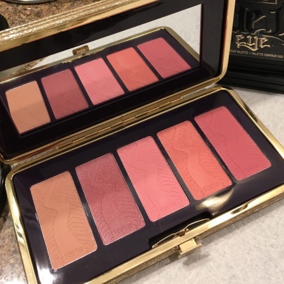 Tarte pin up girl blush palette