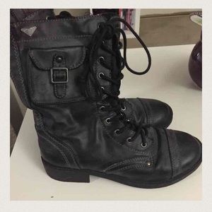 Combat boots