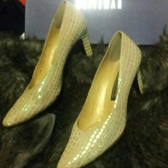 *RARE* Authentic Stuart Weitzman Heels 💲⤵💲⤵ - Picture 2 of 4