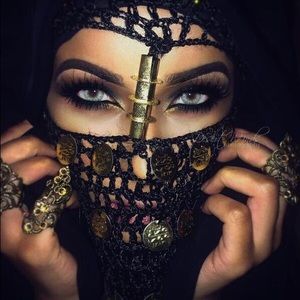 Meet your Posher, Erika