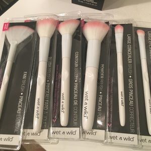 NEW Wet n wild makeup brushes