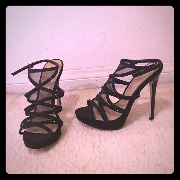 Heels with mesh and bling