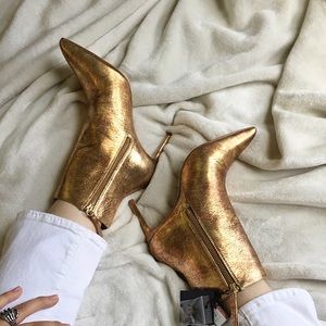 GOLD BOOTS WITH STILETTO HEELS