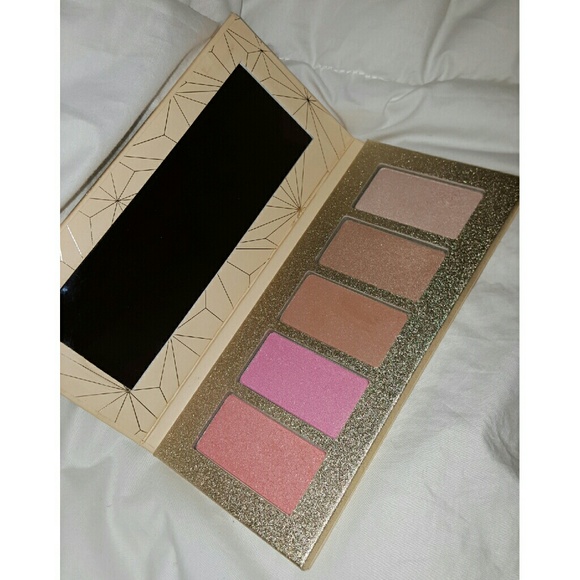 'Ooh la la' Palette from Forever 21