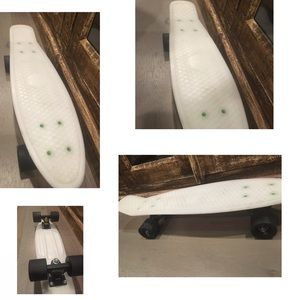 White glow in the dark penny skateboard 🕴