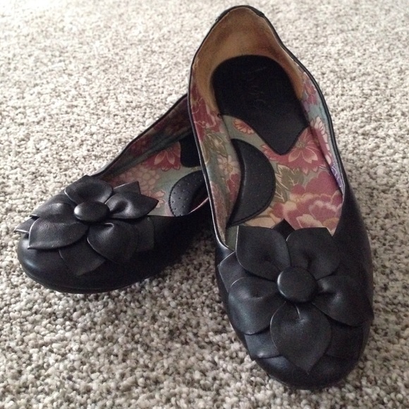 !!!SALE!!! Black Leather Ballet Flats