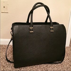 Chic Black Handbag