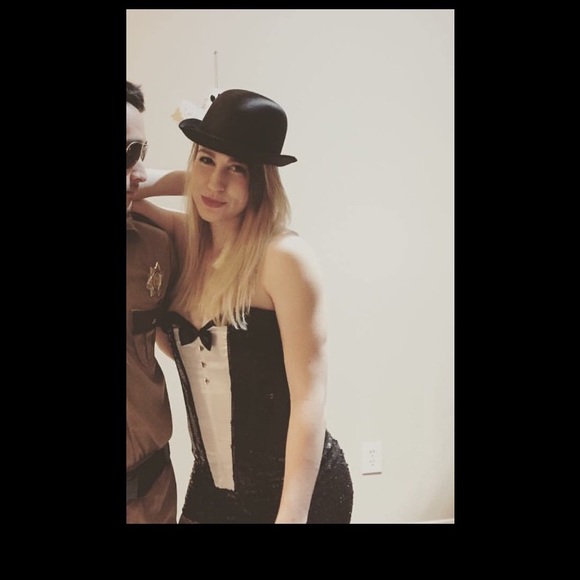 Magician's Assistant Costume!! ๐๐ฉ - Picture 1 of 4